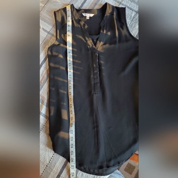 NAKED ZEBRA BLACK COLLARED SLEEVELESS V-NECK BLOUSE WITH BUTTONS MEDIUM - Picture 7 of 7